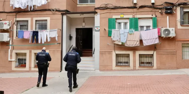 Los Trinitarios usaron a un menor de 16 años para intentar asesinar al dueño de unos bares por droga>