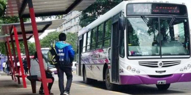 Paro de colectivos: nuevo reclamo de la UTA deja sin servicios a los usuarios, ¿qué líneas paran?