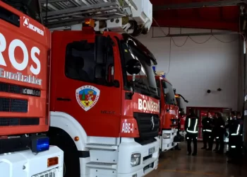 Rescatan a una mujer tras el incendio de su vivienda en Nerpio (Albacete)>