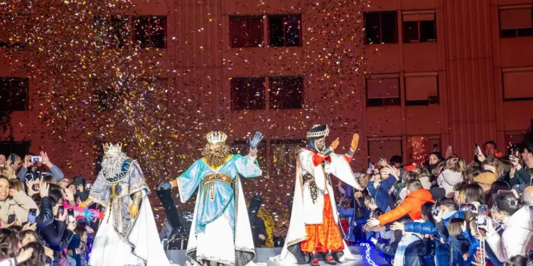 Salvan a un niño de dos años que se atragantaba con un caramelo en la Cabalgata de Reyes de Benidorm>