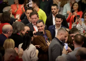 Sánchez asume el fracaso del modelo educativo y anuncia un plan de choque en lectura y matemáticas>