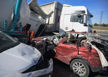 Tres muertos y 18 heridos en cuatro accidentes en la A-4, a la altura de Santa Cruz de Mudela, por la niebla>