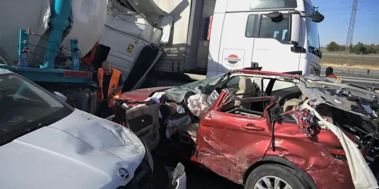 Tres muertos y 18 heridos en cuatro accidentes en la A-4, a la altura de Santa Cruz de Mudela, por la niebla>