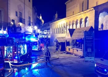 Tres personas heridas con quemaduras leves en una explosión en un puesto de churros de Segovia>