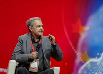 Zapatero inaugura la convención del PSOE diciendo que con Sánchez España vive «su mejor momento»>