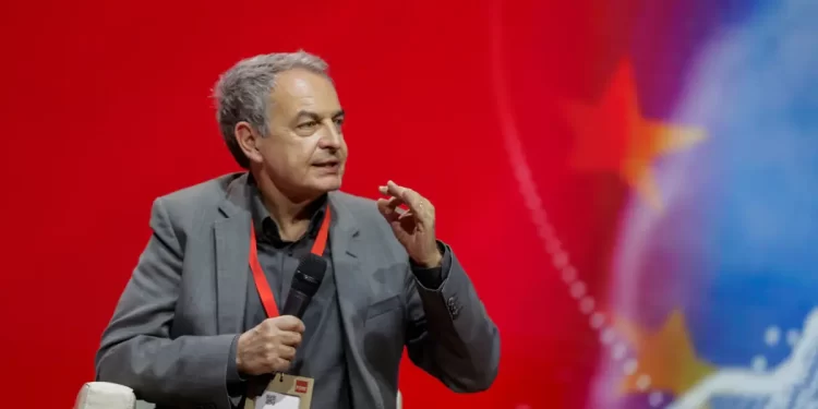 Zapatero inaugura la convención del PSOE diciendo que con Sánchez España vive «su mejor momento»>
