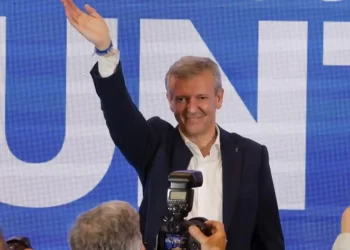 Alfonso Rueda, el barón ‘normal’ se legitima en las urnas>