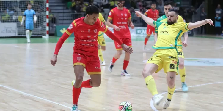 El Córdoba Patrimonio de la Humanidad sorprende con una victoria contundente ante el Jaén Paraíso Interior (4-6)>