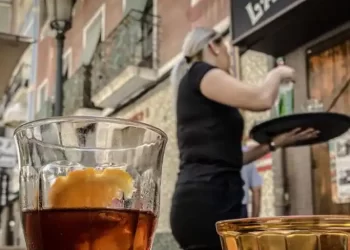 El dueño de un bar instala una cámara oculta en el baño y acaba detenido>