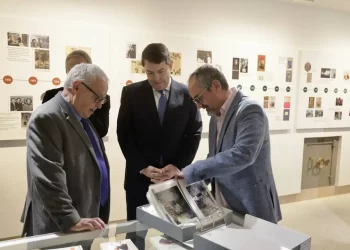 El legado de Martín Gaite ya descansa en Salamanca «cumpliéndose el deseo de todos los que la rodeaban»>