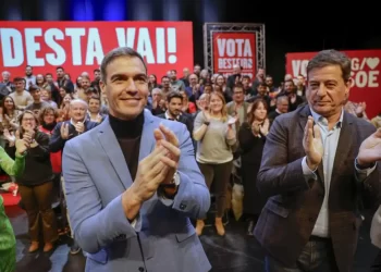 El PSOE se juega en un mes el futuro de la legislatura>