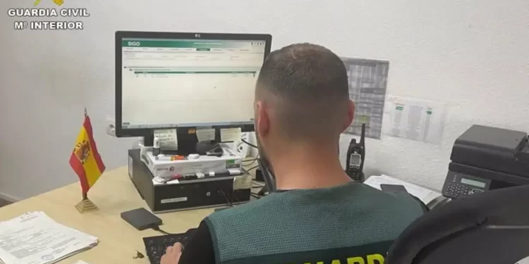 Investigado por suplantar la identidad de vecino de Peñas de San Pedro para inscribirse en casinos virtuales>