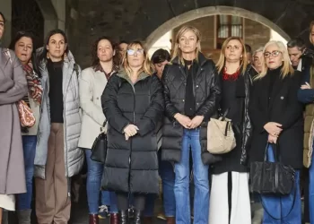 La alcaldesa de Castro Urdiales afirma que los hijos de la mujer asesinada «no eran conflictivos», sino «académicamente excelentes»>