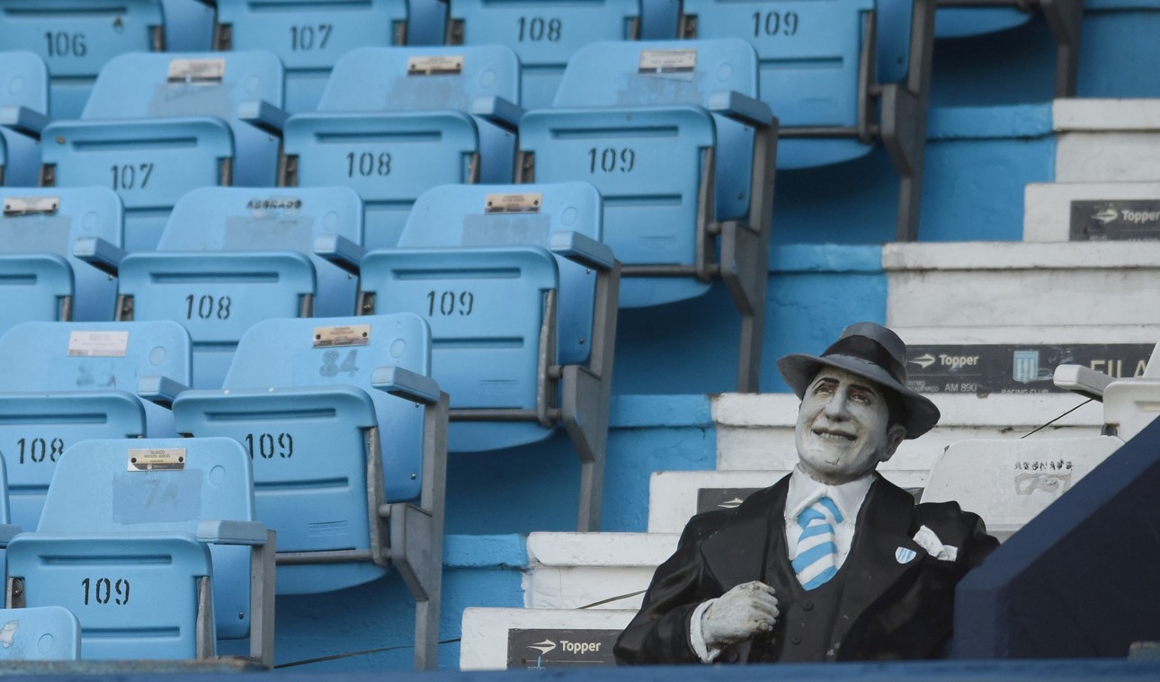 Carlos Gardel, un hincha célebre de la Academia. REUTERS/Marcelo Endelli
