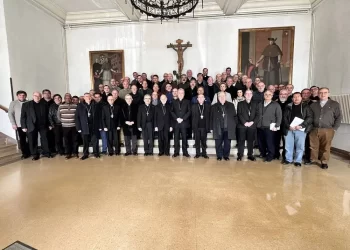 La renovación de las parroquias centra los trabajos del encuentro de obispos de Castilla y León en Ávila>