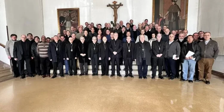 La renovación de las parroquias centra los trabajos del encuentro de obispos de Castilla y León en Ávila>