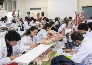 Las primeras matrículas de universidad en Castilla y León bajarán de media 90 euros en el curso 2024-2025>