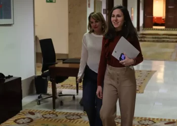 Podemos carga contra el nombramiento de Carmen Calvo por sus posiciones «tránsfobas»>