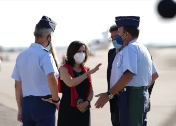 Robles reanuda en secreto las extracciones de afganos>