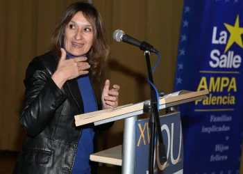 Rocío Lucas rechaza «de pleno» las críticas de Abascal a la Universidad de Salamanca, hechas «desde el desconocimiento»>