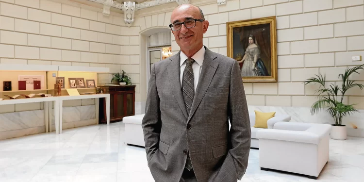 Salvador Viada: «La Fiscalía no puede estar dirigida con un mando a distancia desde el Gobierno»>