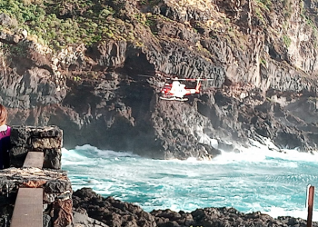 Se busca a dos personas desaparecidas que cayeron al mar en El Sauzal (Tenerife)>