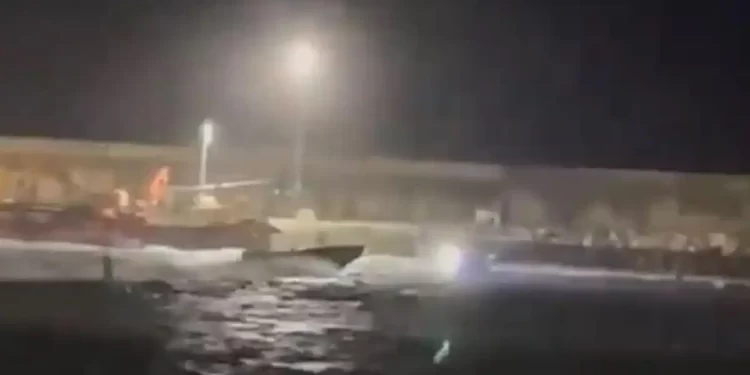 Una narcolancha embiste y mata a dos guardias civiles en Barbate (Cádiz)>