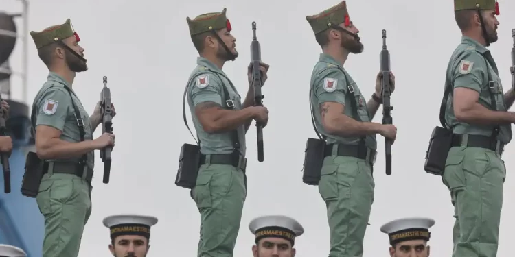 Antonio Banderas en el traslado del Cristo de la Buena Muerte: «Desde muy niño he estado aquí todos los Jueves Santos»>