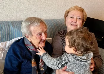 Dolores Buitrago, la persona más anciana de Castilla-La Mancha con 110 años, arropada por su familia en Puertollano>