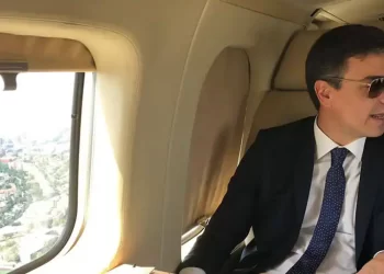 El Falcon que traía a Pedro Sánchez a Doñana, obligado a hacer un aterrizaje de emergencia>