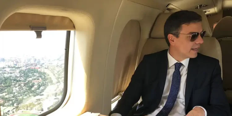 El Falcon que traía a Pedro Sánchez a Doñana, obligado a hacer un aterrizaje de emergencia>
