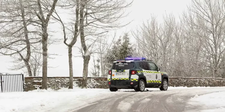 El temporal deja una docena de incidencias por nieve, hielo o granizo y una colisión en cadena en Pontevedra>