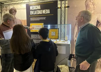 Filatelia: abuelos y nietos unidos por una afición que se extingue>