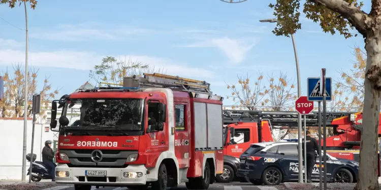 Incendio en Córdoba: los bomberos rescatan a nueve personas tras el fuego en un piso del Sector Sur>