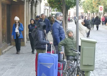 La Junta de Andalucía abre la puerta a que los ayuntamientos decidan si aplican tasa turística pero insiste el rechazo del sector>