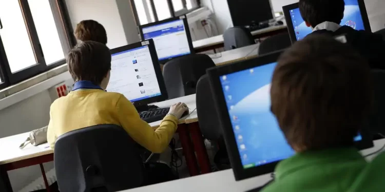 Los alumnos de 6º de Primaria y 4º de la ESO madrileños también tendrán que hacer pruebas de conocimiento>