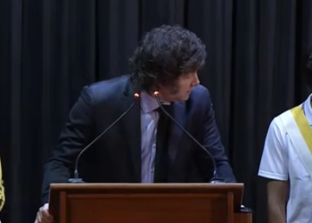 Milei en modo Néstor Kirchner: “El Grupo Clarín estará nervioso porque le corte la pauta”