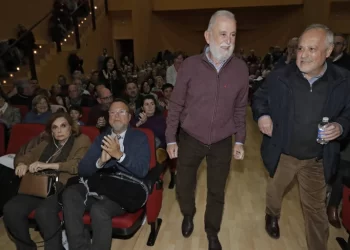 Antonio Torrijos vuelve a la política activa para intentar liderar IU junto a la ministra Sira Rego>