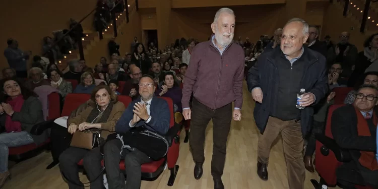 Antonio Torrijos vuelve a la política activa para intentar liderar IU junto a la ministra Sira Rego>