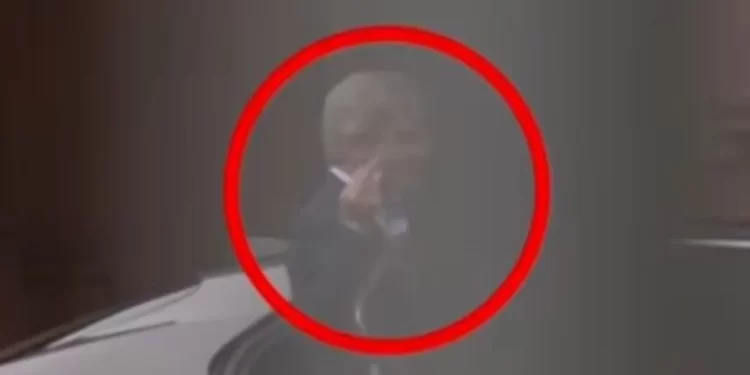 Caputo: insultos y un “fuck you” a las críticas en Casa Rosada