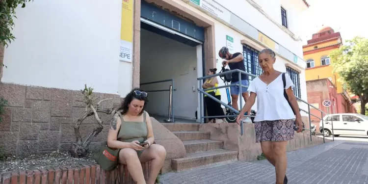 Córdoba registra 316.700 ocupados, su segundo mejor dato histórico, y el paro cae en 2.300 personas>