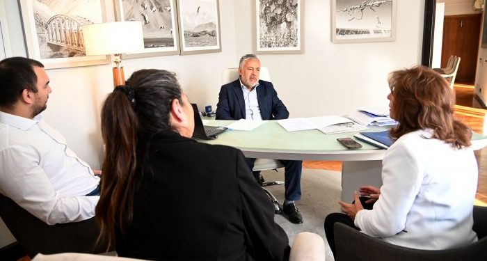 Cornejo acompaña a la rectora Sánchez en un proyecto que busca posicionar a Mendoza como referente en la venta de servicios