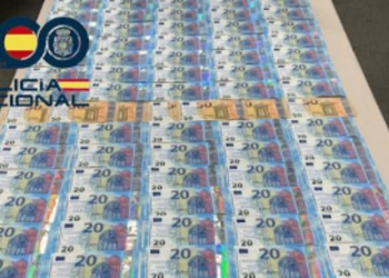 Dos detenidos por introducir billetes falsos para comprar teléfonos móviles de segunda mano>