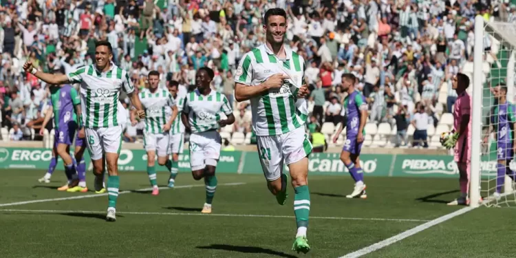 El Córdoba CF se aferra a la segunda plaza tras tumbar al Málaga en casa (1-0)>