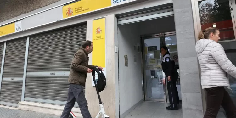 El paro baja en medio millar de personas por los contratos de Semana Santa y Córdoba se queda en 60.933 desempleados>
