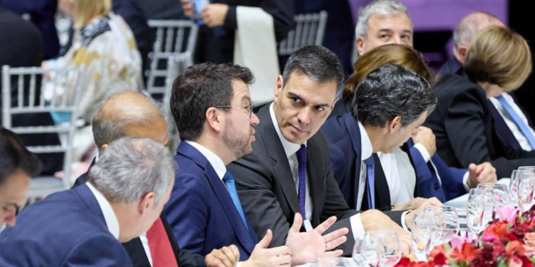 ERC y PP piden a la JEC que suspenda la entrevista a Sánchez por electoralista>