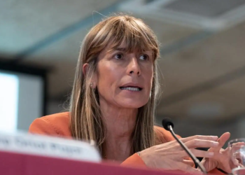 HazteOír se querella contra Begoña Gómez por tráfico de influencias>