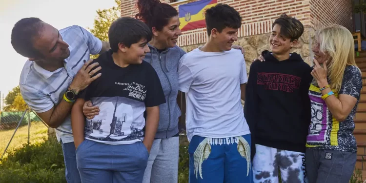 Irina y sus hijos olvidan Odesa en El Molar: «Aquí veo más clara su vida»>