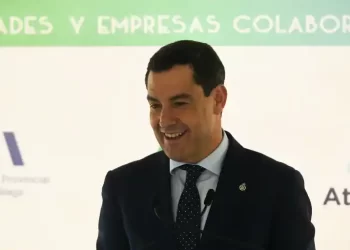 Juanma Moreno: «Sánchez no puede convertir un problema suyo en un problema de España»>