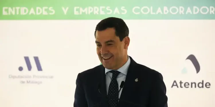 Juanma Moreno: «Sánchez no puede convertir un problema suyo en un problema de España»>